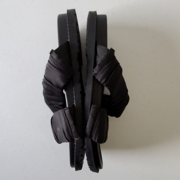 Zara Pleated Ruffle Straps Slides Size 40 US 9 Black Casual Lug Sole Sandals - Picture 10 of 16